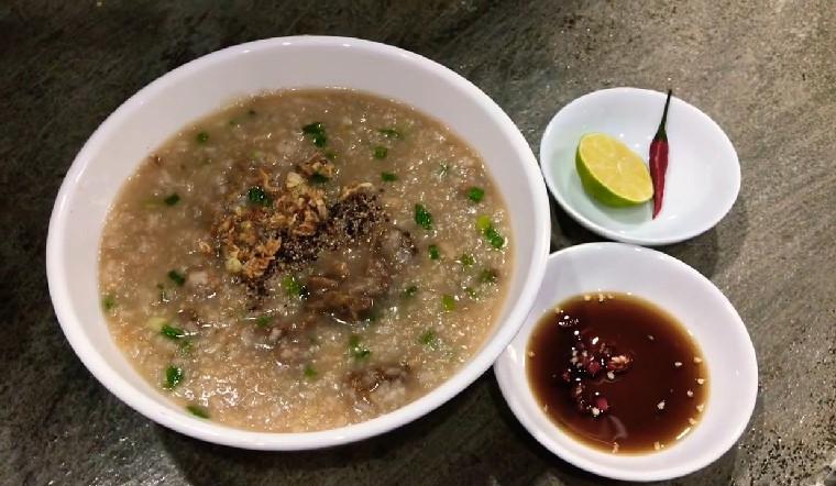 alt: Cháo nhum thơm ngon bổ dưỡng đã hoàn thành