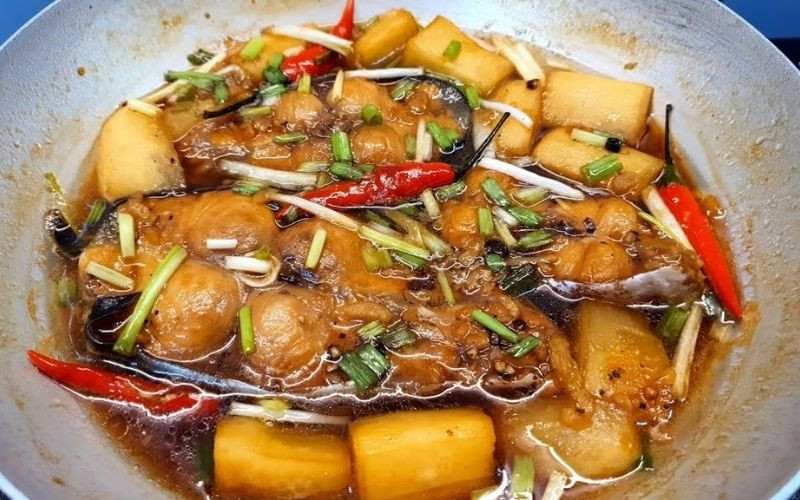 Cá tra kho củ cải hoàn chỉnh
