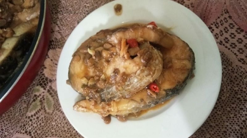 Cá trôi hấp giấy bạc