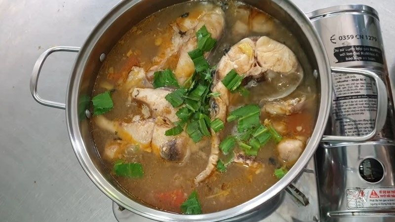 Canh chua cá trôi
