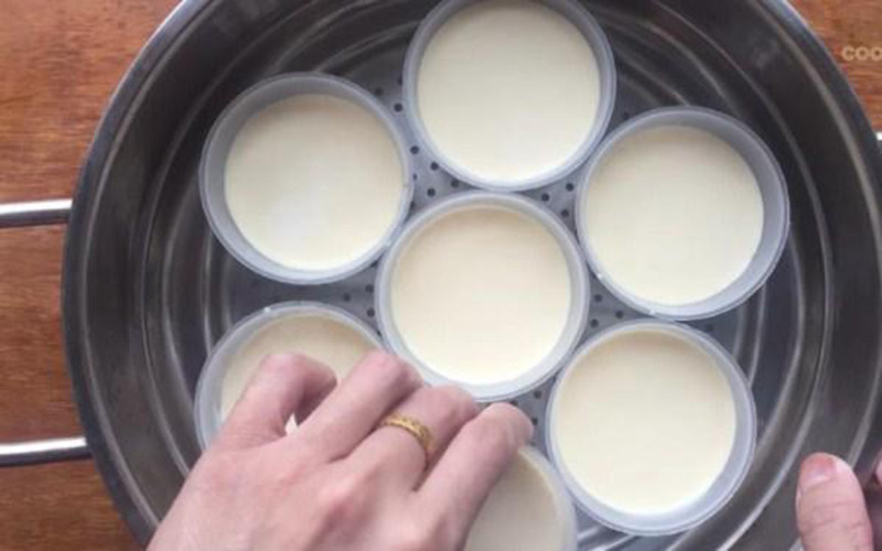 Hấp bánh flan