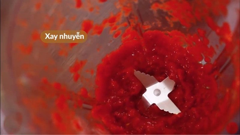 Sơ chế nguyên liệu làm chả tôm Thanh Hóa