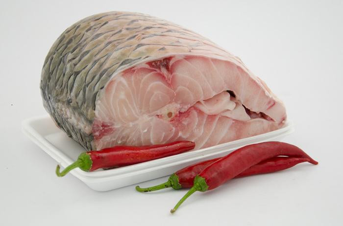 Cá tươi ngon được chuẩn bị để kho