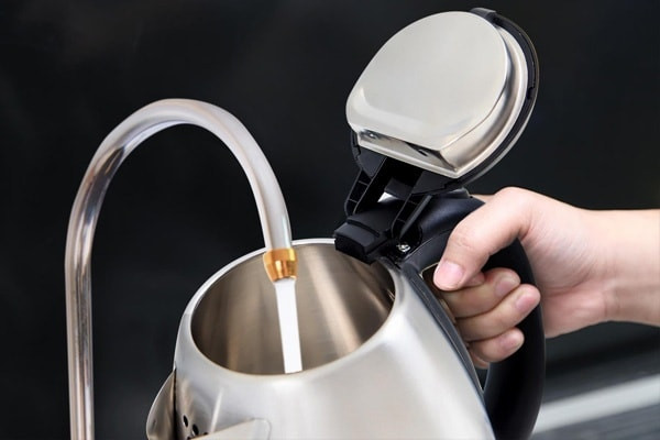 Chỉ đun một lượng nước vừa đủ theo quy định của nhà sản xuất