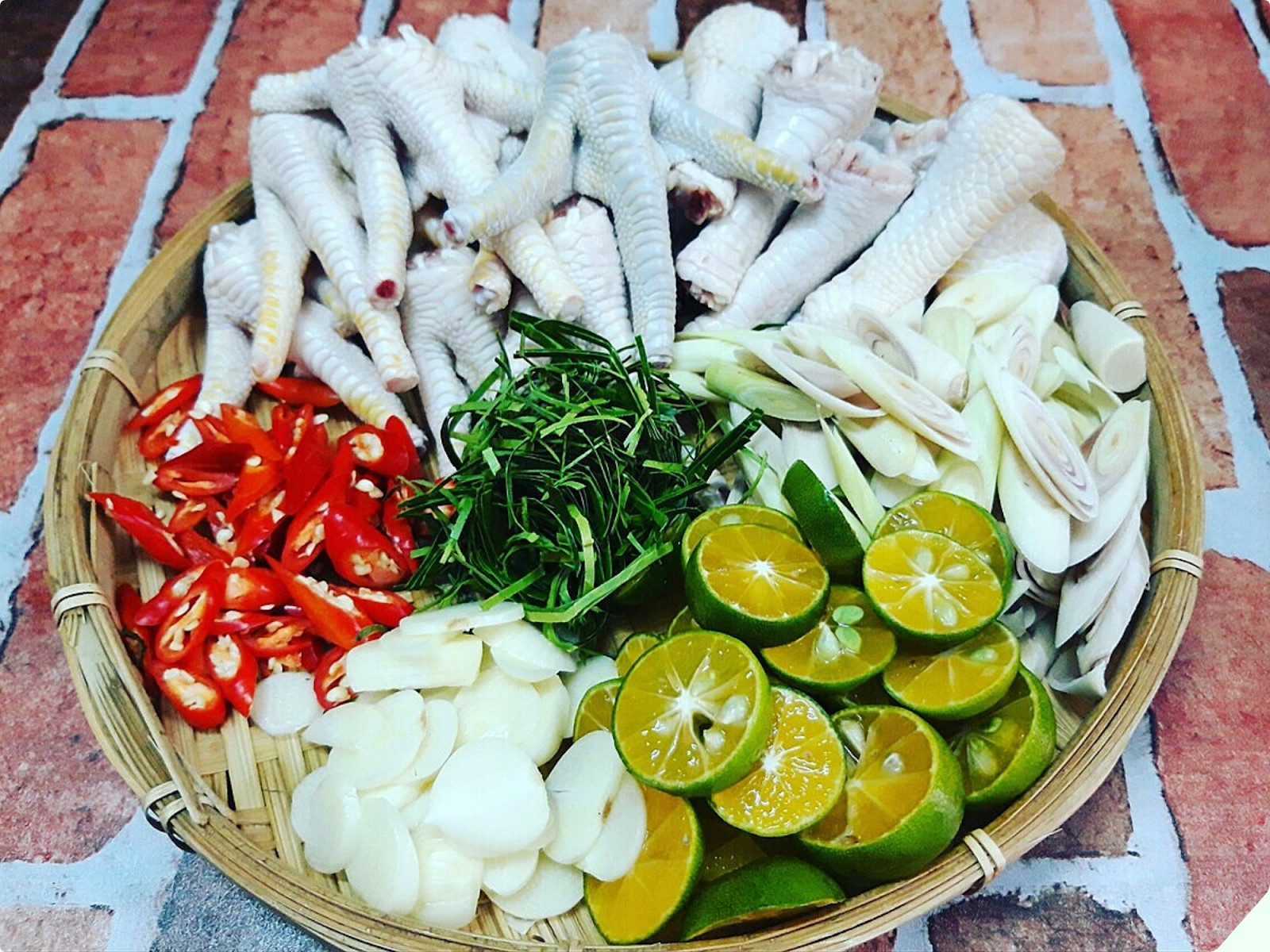 Hướng dẫn 3 cách làm ngâm sả tắc nhâm nhi cuối tuần cùng gia đình cực đơn giản