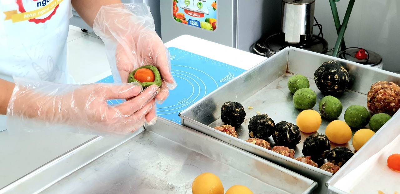 Cùng các mẹ thực hiện các mẻ bánh Trung Thu thơm ngon, chất lượng
