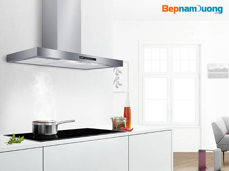 Máy hút mùi Bosch DWB98JQ50B với thiết kế sang trọng trong không gian bếp