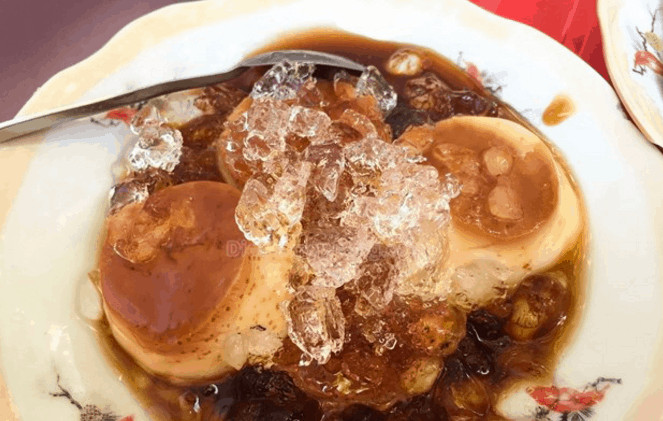 Món bánh Flan trứng Chị Mười béo ngậy