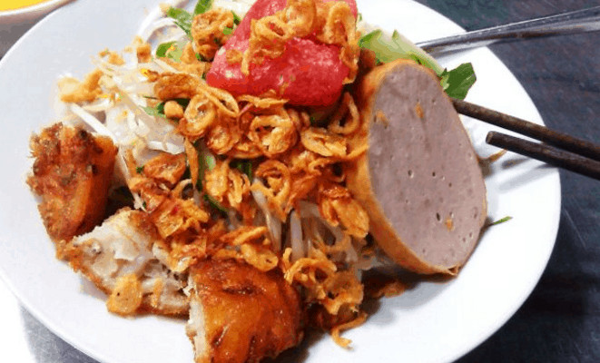 Món bánh ướt nóng hổi