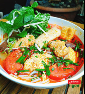 Món bún riêu cua đầy &quot;ú ụ&quot;