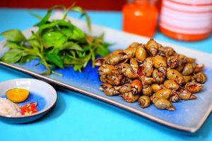 Món ốc cà na xào bơ tỏi hấp dẫn