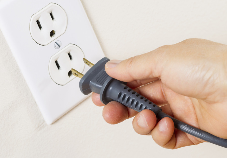 Nguồn điện không ổn định có thể là nguyên nhân máy nước nóng không nóng