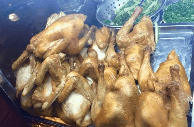 Những con gà được chiên giòn