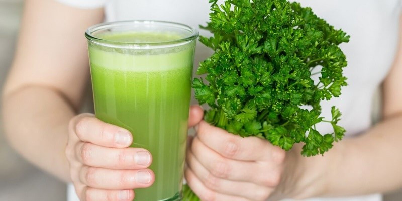 Nước cần tây giúp cải thiện sức khỏe tim mạch