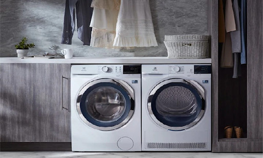 Sử dụng máy sấy Electrolux 8kg EDV805JQWA thông minh, hiệu quả