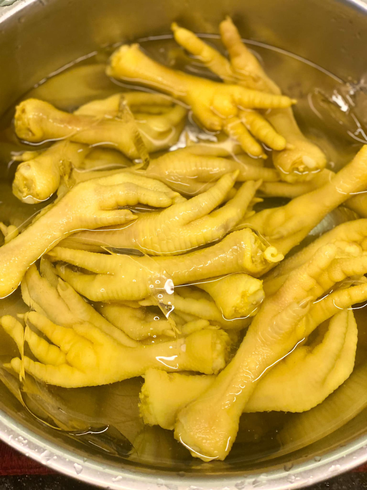 Thời gian luộc chân gà bao nhiêu phút