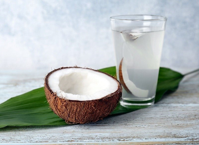 Tìm hiểu uống nước dừa nhiều có tốt không
