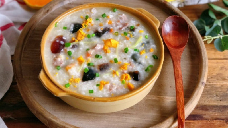 Bánh muối mang lại bao nhiêu calo? 5 công thức sử dụng trứng muối giúp giảm cân một cách hiệu quả