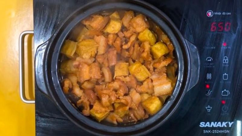Bí quyết làm thịt kho tàu hũ ngon hết ý, ăn hoài không ngán
