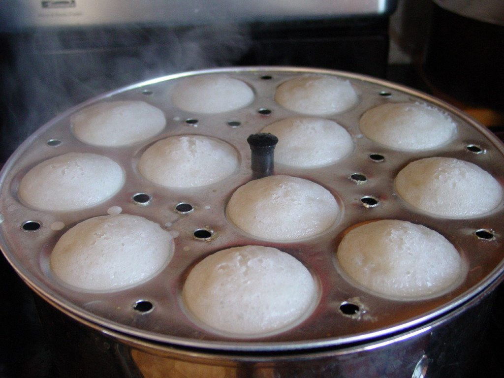 Cách làm bánh bò xốp nước cốt dừa ngon đúng điệu